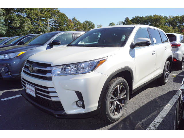 New 2019 Toyota Highlander Le Plus V6 Awd Awd Le Plus 4dr Suv In 